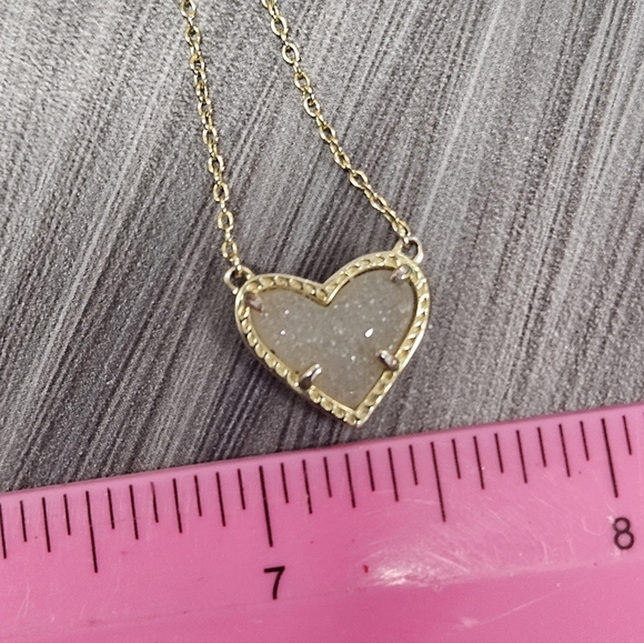 Kendra Scott Ari Heart Gold Pendant Necklace in Iridescent Drusy - Picture 5 of 9